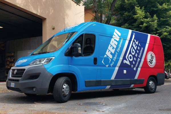 Grafiche su mezzi aziendali